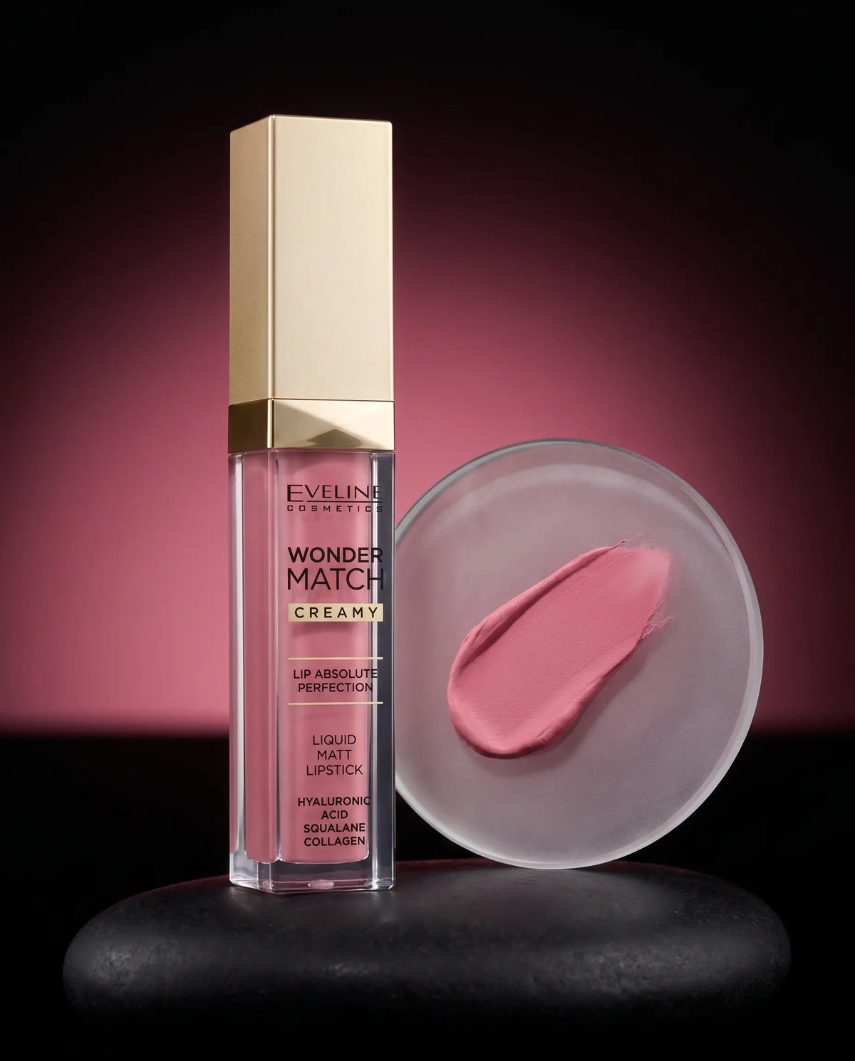 Eveline Wonder Match Creamy Liquid Matt Lipstick tono 02 Candy: frasco y textura mate del color