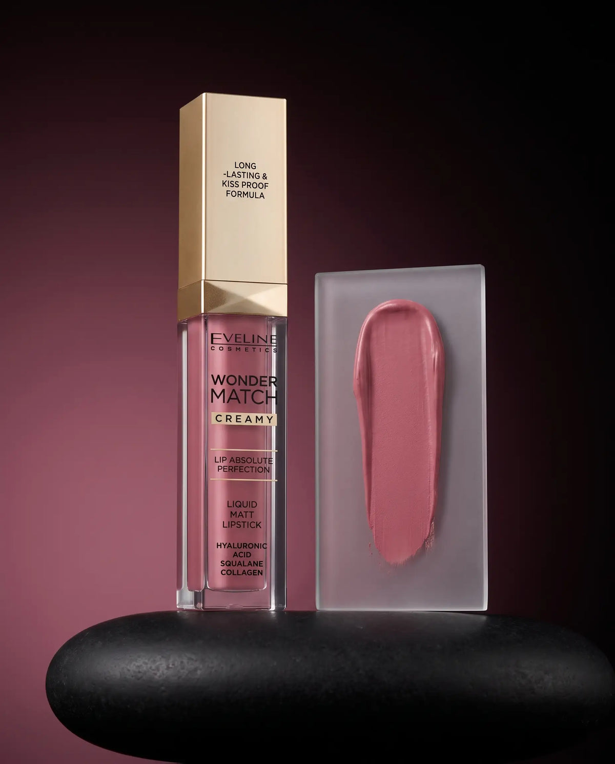 Eveline Wonder Match Creamy Liquid Matt Lipstick tono 03 Mauve: frasco y textura mate del color